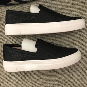 vince camuto kanesya